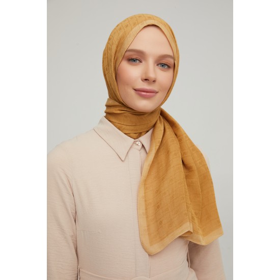 ARMİNE TREND B.MONOGRAM ŞAL 42